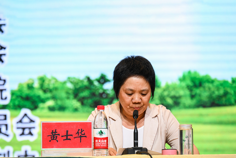 商城县卫健委党组副书记、县疾控中心主任黄士华发表致辞.jpg